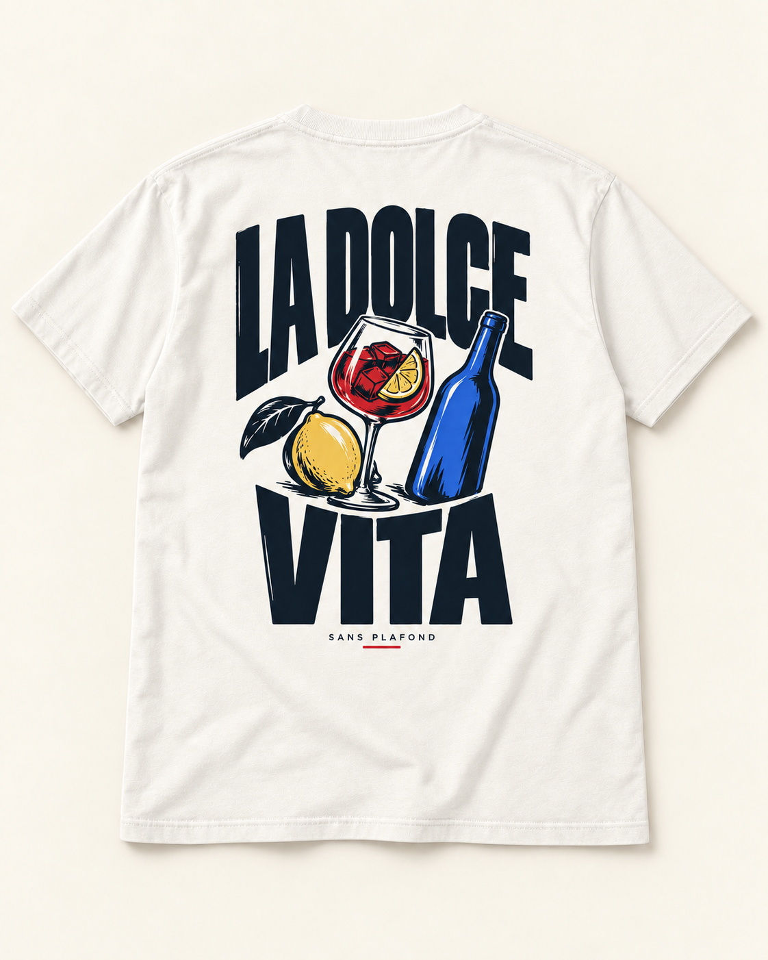 LA DOLCE VITA — t-shirt blanc, motif au dos — visuel de présentation SANS PLAFOND